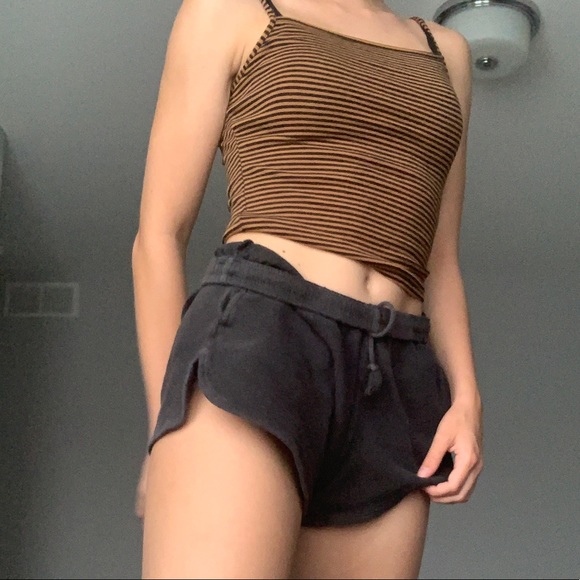 brown and black tank top - Picture 3 of 3